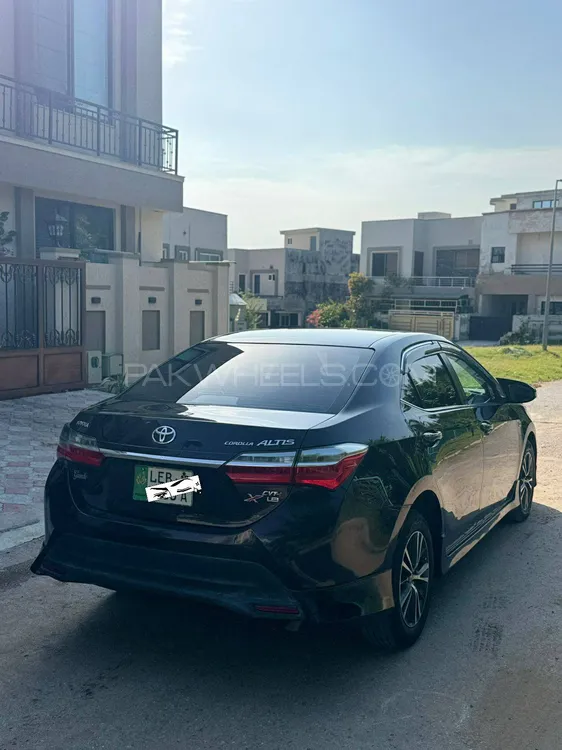 Toyota Corolla 2017 for Sale in Islamabad Image-1
