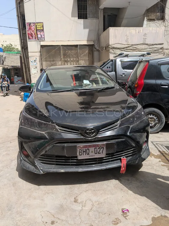 Toyota Corolla 2017 for Sale in Karachi Image-1