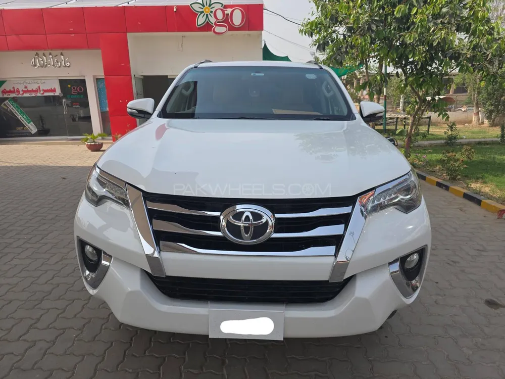 Toyota Fortuner 2017 for Sale in Faisalabad Image-1