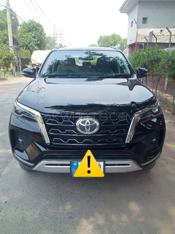 Toyota Fortuner 2021 for Sale in Faisalabad Image-1