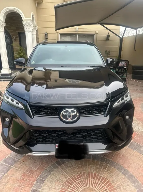 Toyota Fortuner 2023 for Sale in Karachi Image-1