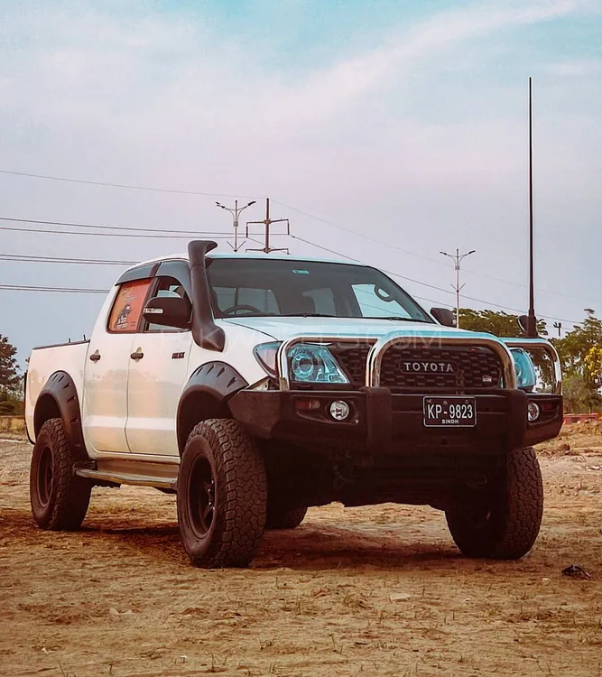 Toyota Hilux 2008 for Sale in Lahore Image-1