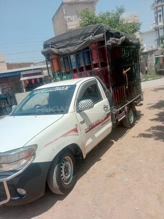 Toyota Hilux 2011 for Sale in Islamabad Image-1