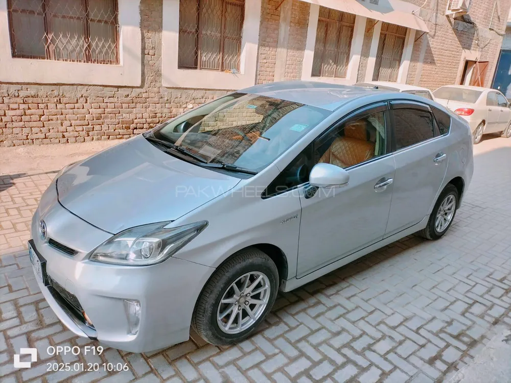 Toyota Prius 2013 for Sale in Peshawar Image-1
