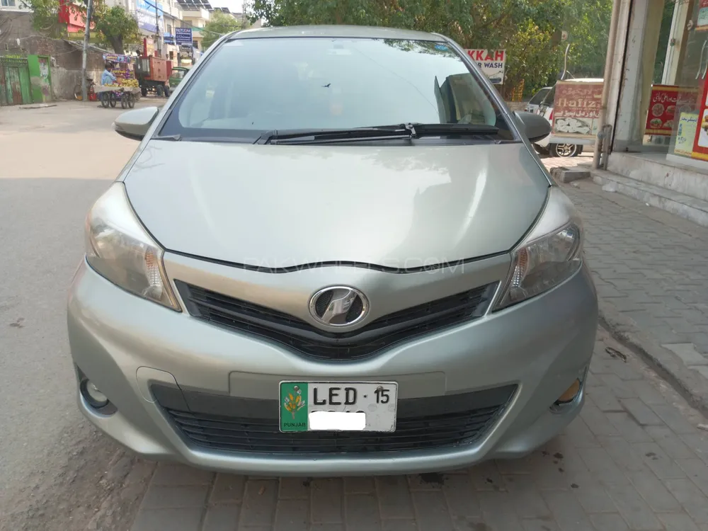 Toyota Vitz 2012 for Sale in Lahore Image-1