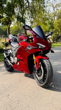 Ducati Panigale V4 2025