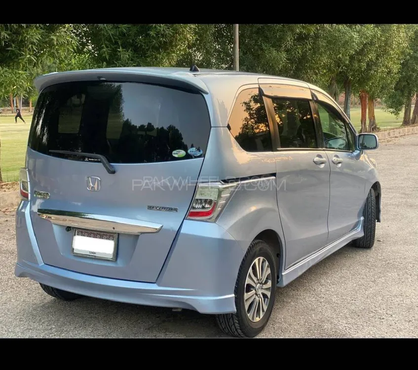 Honda Freed 2017 for Sale in Karachi Image-1