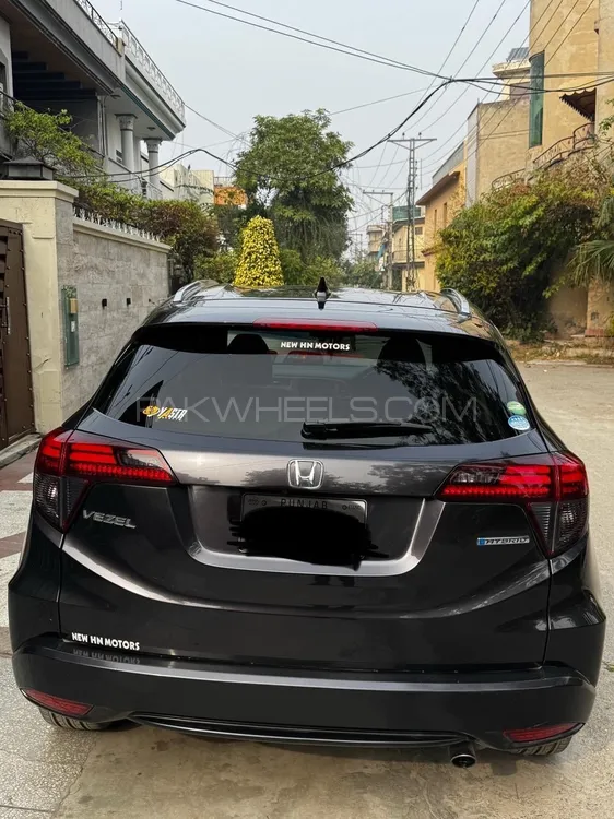 Honda Vezel 2016 for Sale in Lahore Image-1