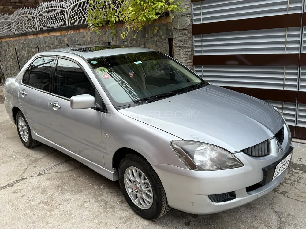 Mitsubishi Lancer 2005 for Sale in Kamra Image-1