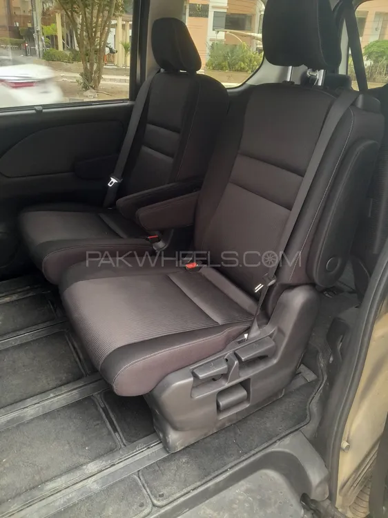 Nissan Serena 2019 for Sale in Karachi Image-1