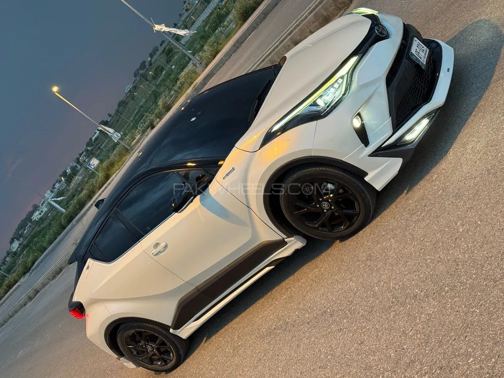 Toyota C-HR 2020 for Sale in Islamabad Image-1
