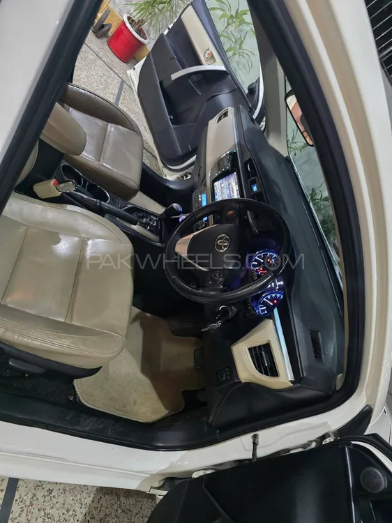 Toyota Corolla 2017 for Sale in Lahore Image-1