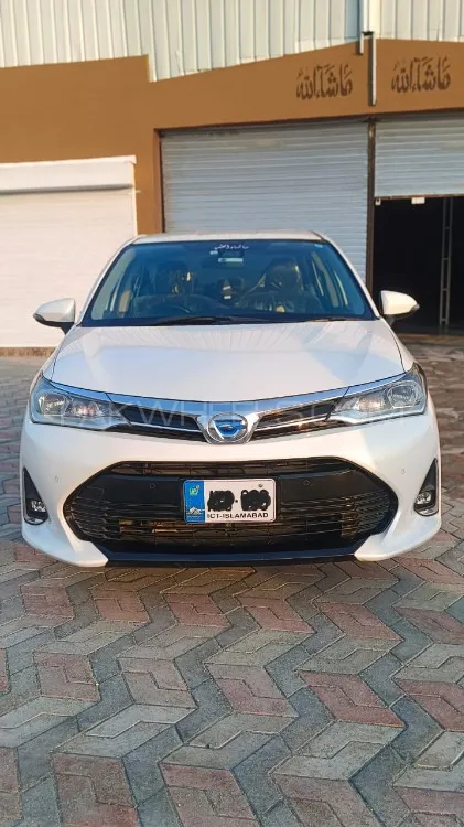 Toyota Corolla Axio 2018 for Sale in Peshawar Image-1
