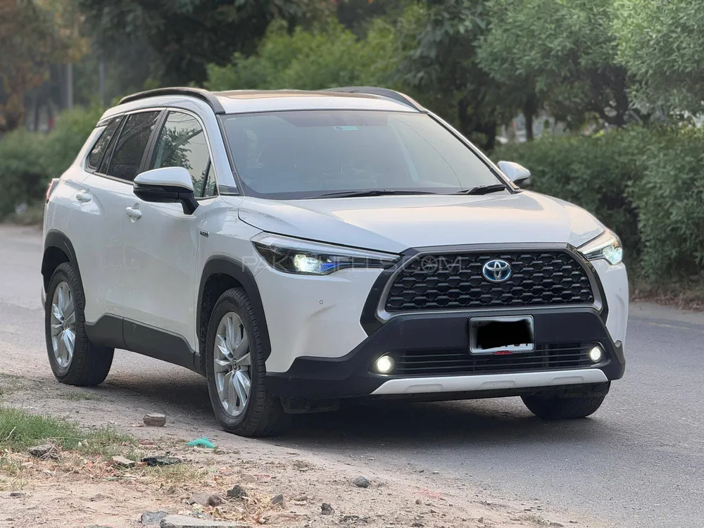 Toyota Corolla Cross 2024 for Sale in Faisalabad Image-1