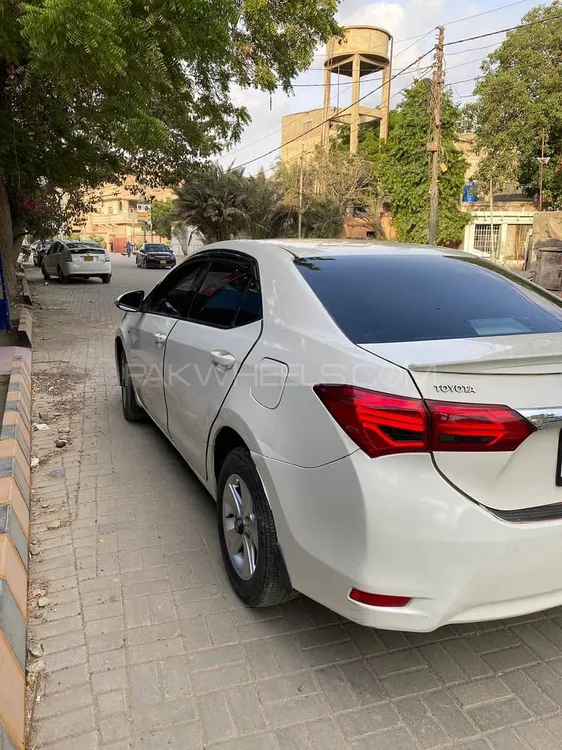 Toyota Corolla 2015 for Sale in Karachi Image-1