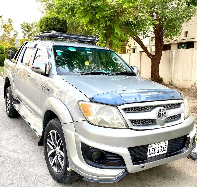 Toyota Hilux 2011 for Sale in Lahore Image-1