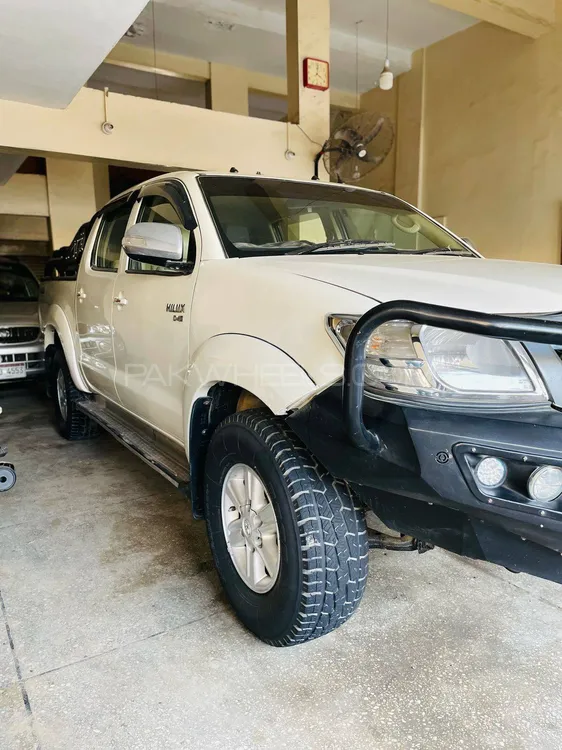 Toyota Hilux 2014 for Sale in Karachi Image-1