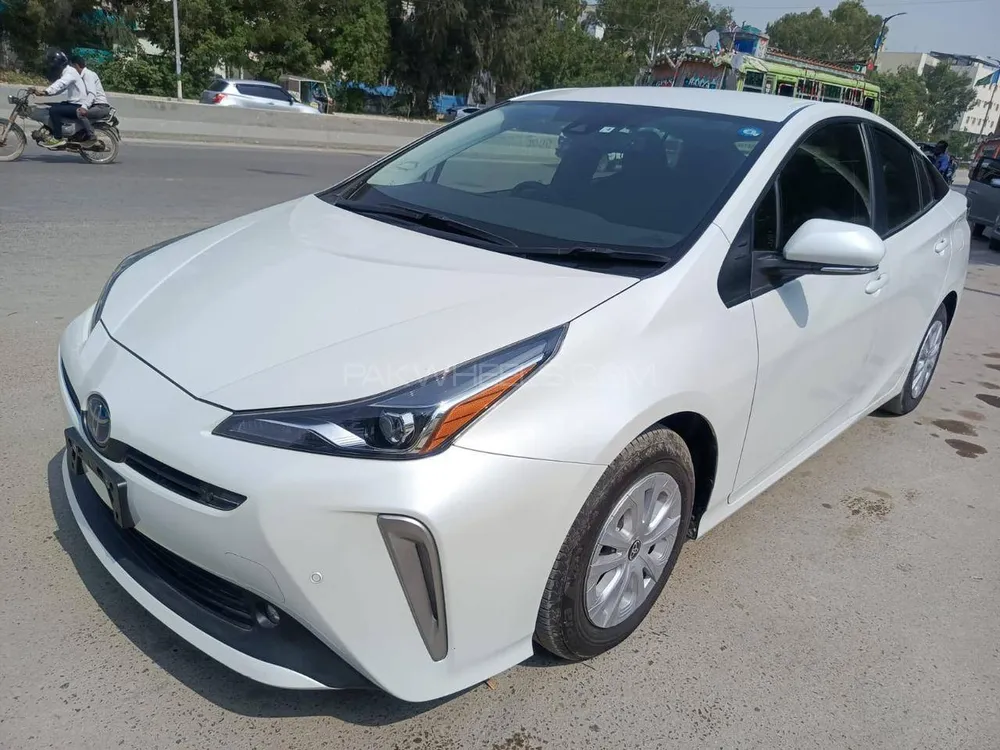 Toyota Prius 2021 for Sale in Karachi Image-1