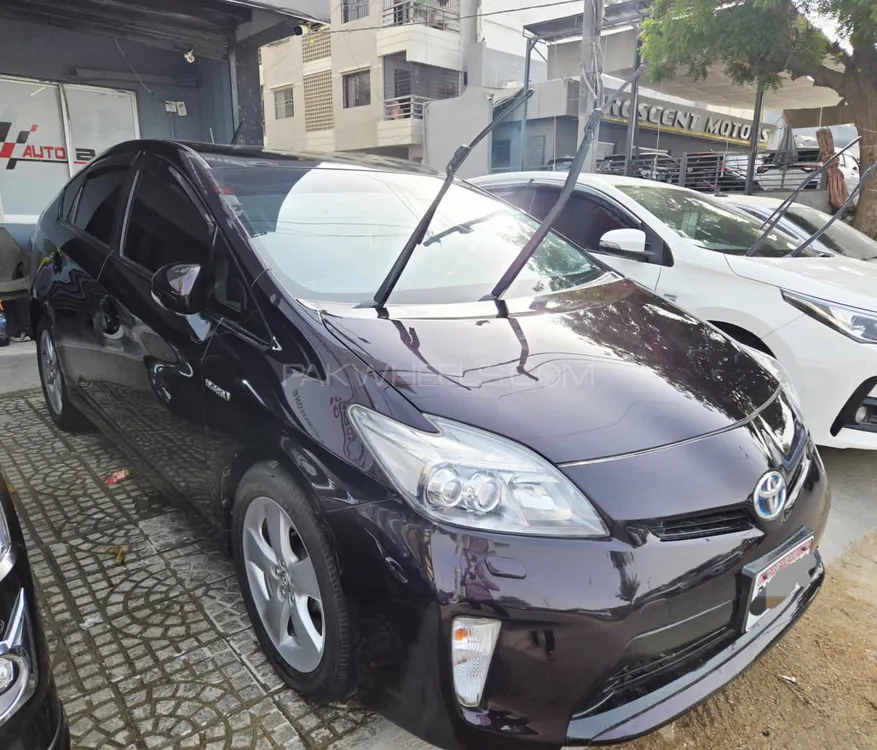 Toyota Prius 2015 for Sale in Karachi Image-1