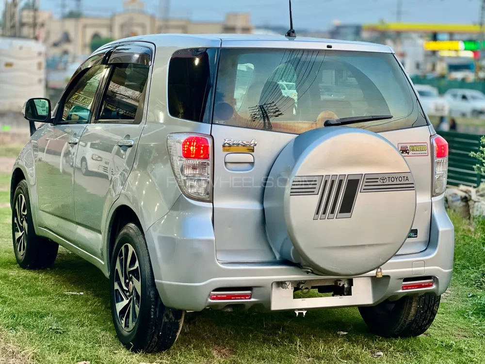 Toyota Rush 2013 for Sale in Islamabad Image-1