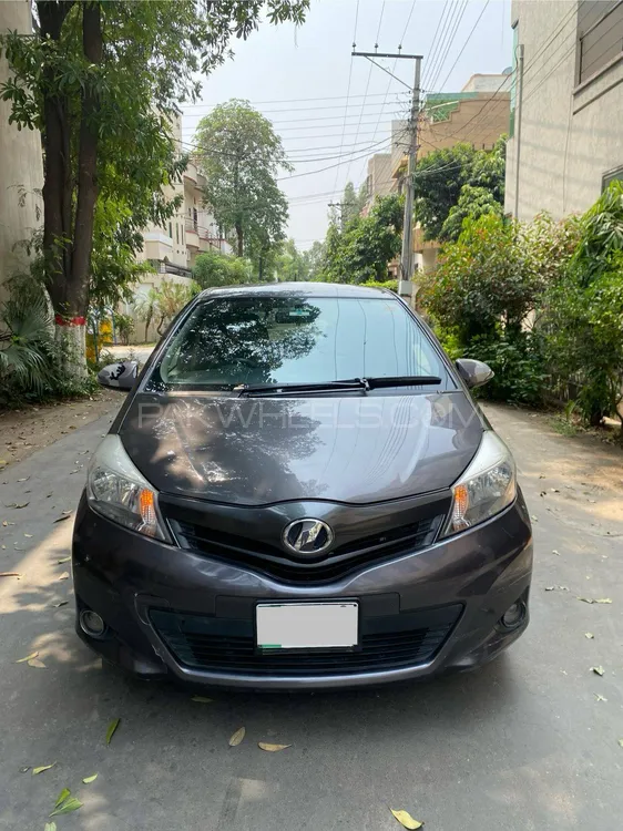 Toyota Vitz 2013 for Sale in Gujranwala Image-1