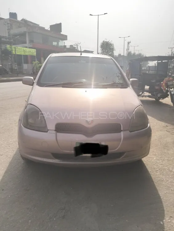 Toyota Vitz 2001 for Sale in Lahore Image-1