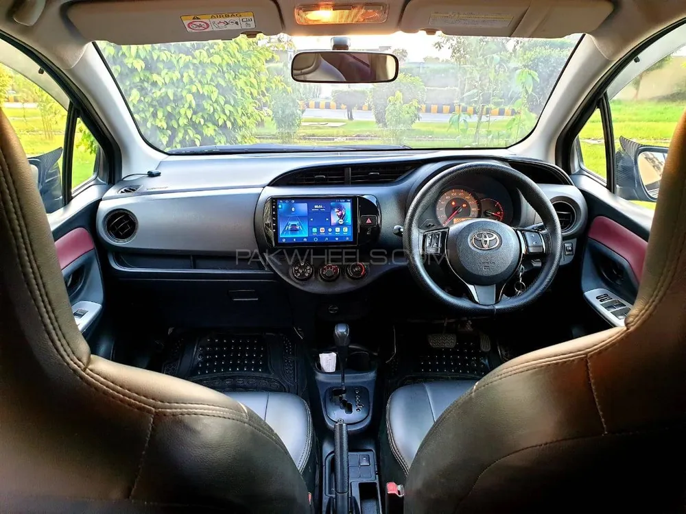 Toyota Vitz 2017 for Sale in Lahore Image-1