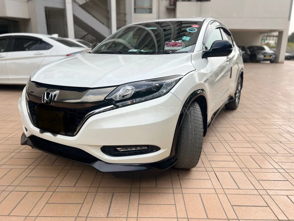 Honda Vezel 2017 for Sale in Karachi Image-1