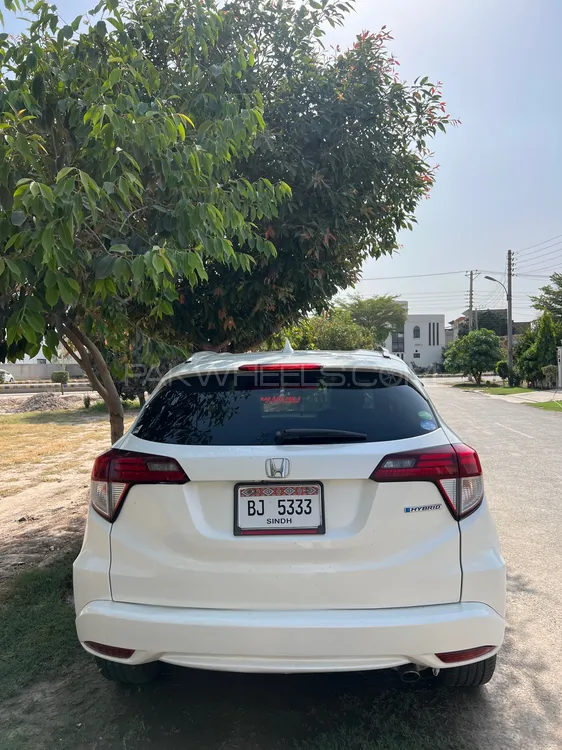 Honda Vezel 2014 for Sale in Multan Image-1