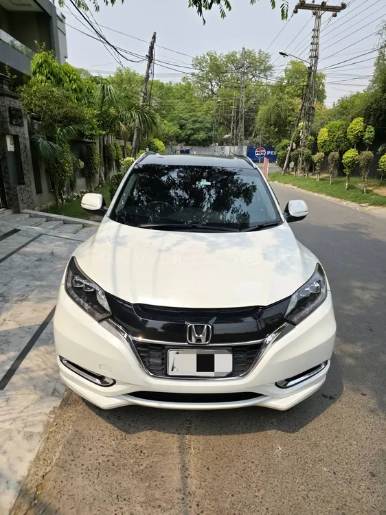 Honda Vezel 2017 for Sale in Lahore Image-1