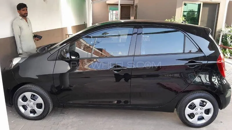 KIA Picanto 2025 for Sale in Lahore Image-1