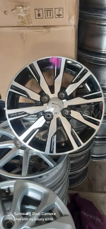 move and Stella custom Japanese rims Image-1