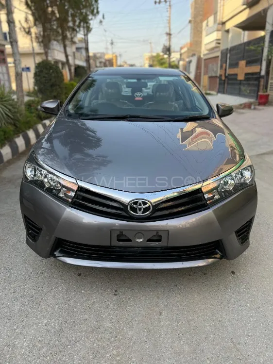 Toyota Corolla 2015 for Sale in Peshawar Image-1