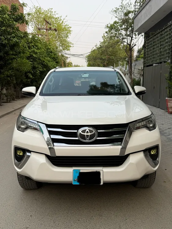 Toyota Fortuner 2018 for Sale in Faisalabad Image-1