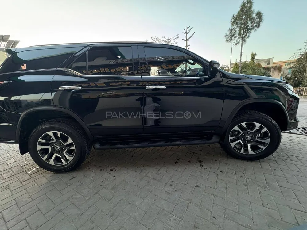 Toyota Fortuner 2023 for Sale in Peshawar Image-1