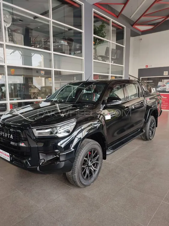Toyota Hilux 2025 for Sale in Lahore Image-1