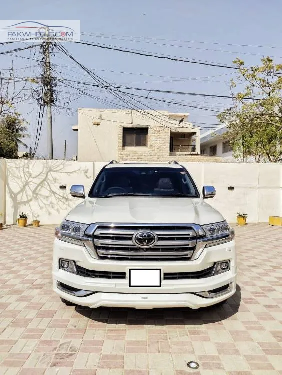 Toyota Land Cruiser 2017 for Sale in Karachi Image-1