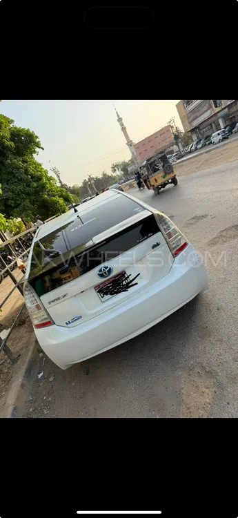 Toyota Prius 2011 for Sale in Karachi Image-1