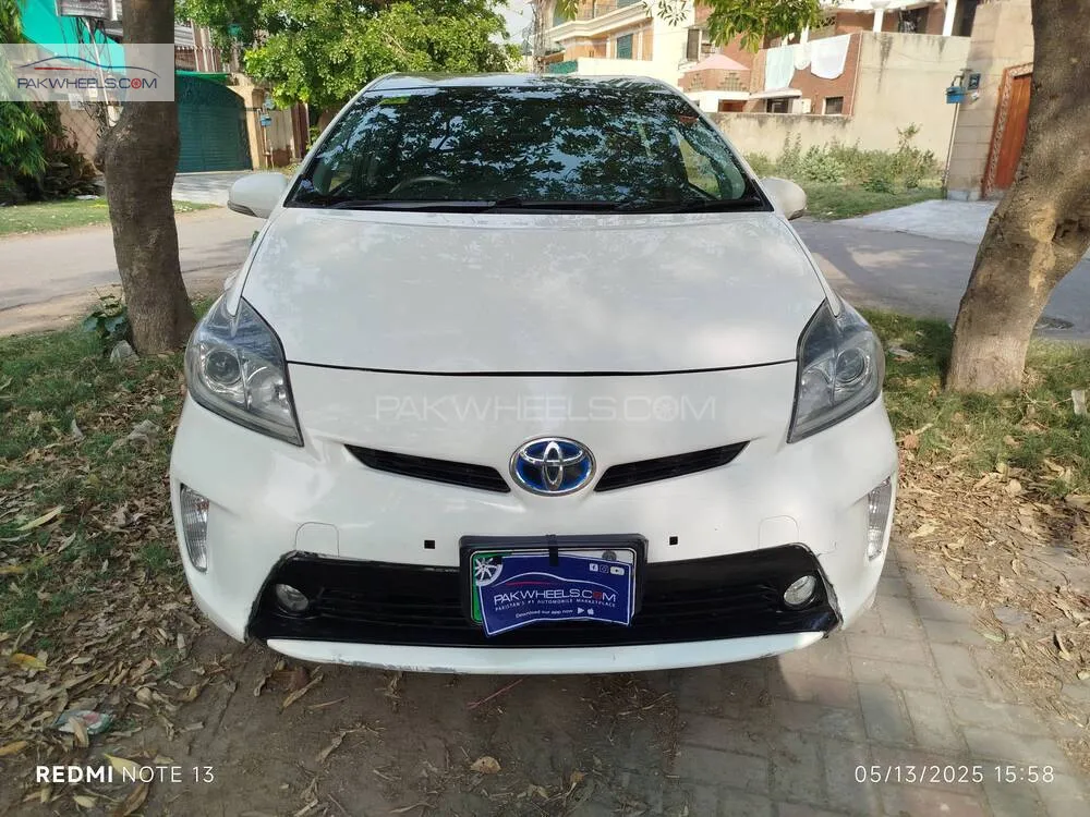ٹویوٹا پریوس 2013 for Sale in لاہور Image-1