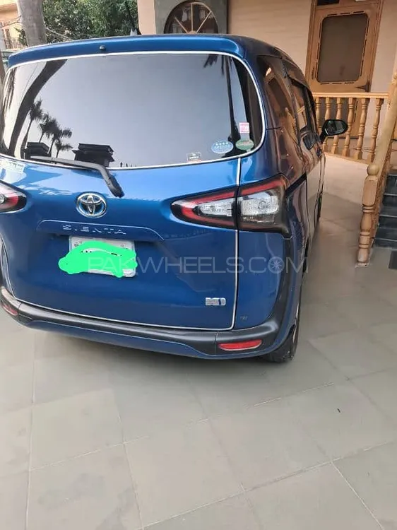 Toyota Sienta 2021 for Sale in Lahore Image-1