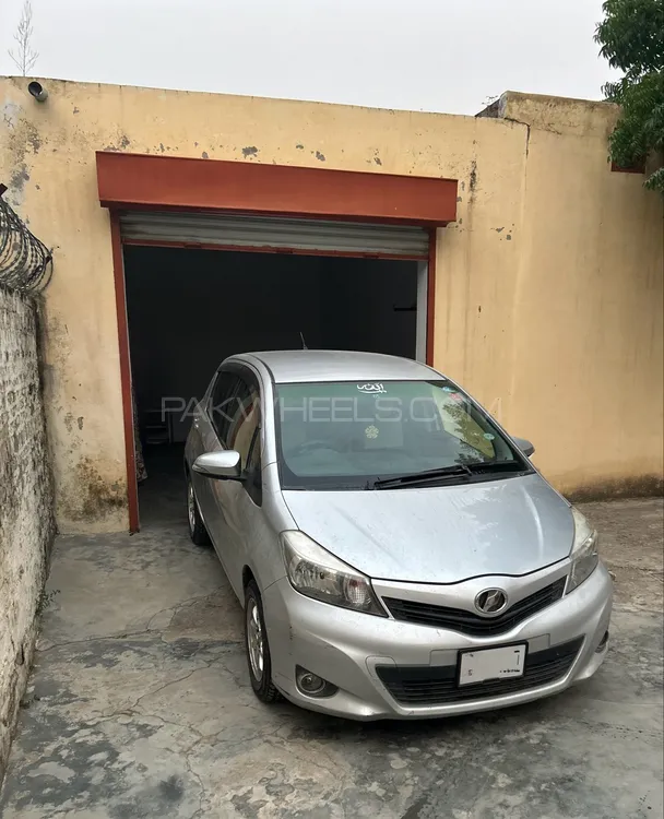 Toyota Vitz 2011 for Sale in Jhelum Image-1
