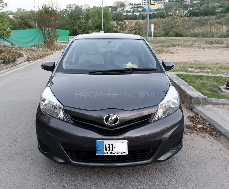 Toyota Vitz 2013 for Sale in Wah cantt Image-1
