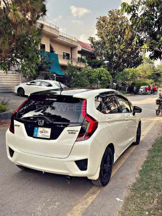 Honda Fit 2015 for Sale in Islamabad Image-1