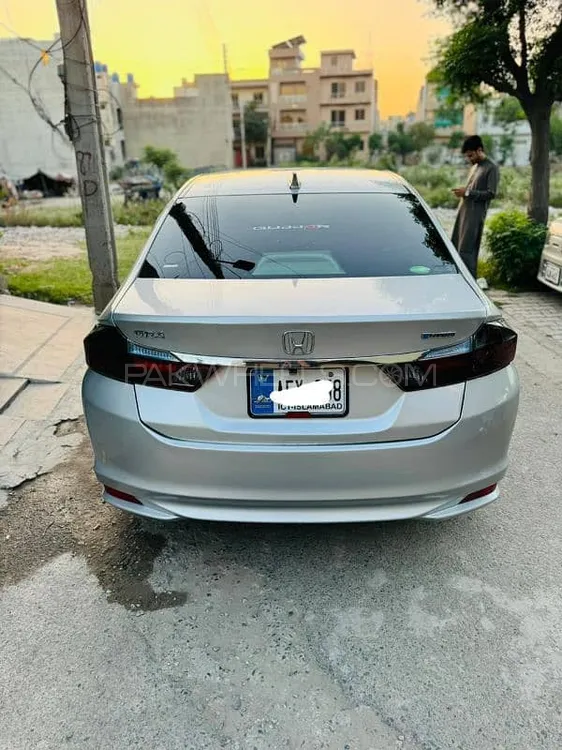 Honda Grace Hybrid 2014 for Sale in Lahore Image-1