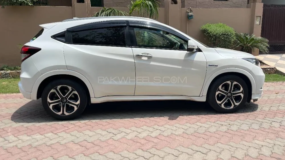 Honda Vezel 2016 for Sale in Lahore Image-1