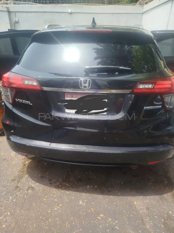 Honda Vezel 2018 for Sale in Karachi Image-1