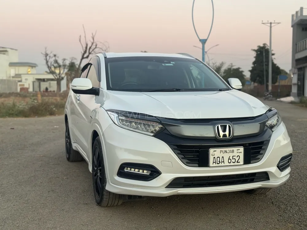 Honda Vezel 2018 for Sale in Lahore Image-1