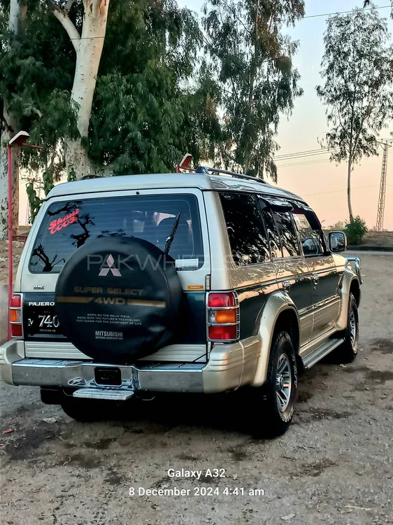 مٹسوبیشی پجیرو 1992 for Sale in اٹک Image-1