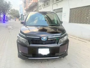 Toyota Voxy Hybrid X 2016 for Sale