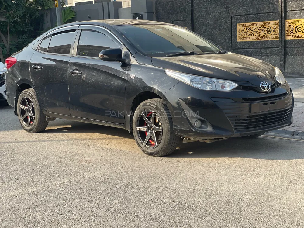 Toyota Yaris Sedan 2021 for Sale in Lahore Image-1
